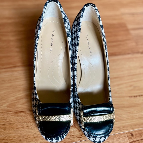 TAHARI 'LUCY' HOUNDSTOOTH B&W PATENT PUMPS EUC - Picture 10 of 13